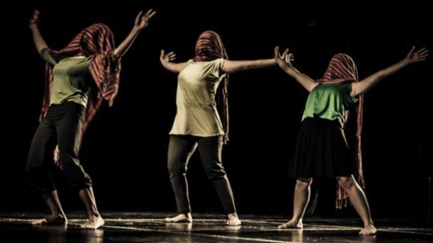 Ordinary Madness Dance Performance by Sareyyet Ramallah – First Ramallah Group (FRG), at the National Theatre - Jerusalem (Photography by: Nabil Darwish [ndproductions::digital imaging::] Copyright © 2013)