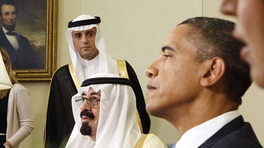 U.S. President Barack Obama (R) meets with King Abdullah of Saudi Arabia in the Oval Office of the White House in Washington June 29, 2010.        REUTERS/Larry Downing (UNITED STATES - Tags: POLITICS) - RTR2FX4D