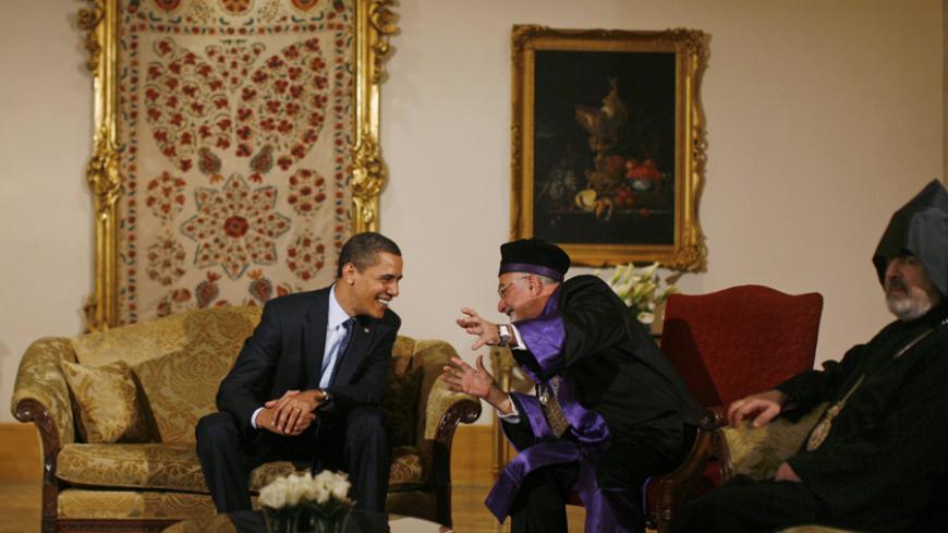U.S. President Barack Obama (L) speaks with Chief Rabbi of Istanbul Isak Haleva and Armenian Patriarch for all Turkey Mesrob II Archbishop Aram Stesyan (R) during a meeting with religious leaders in Istanbul April 7, 2009. REUTERS/Jim Young (TURKEY POLITICS RELIGION) - RTXDQ66