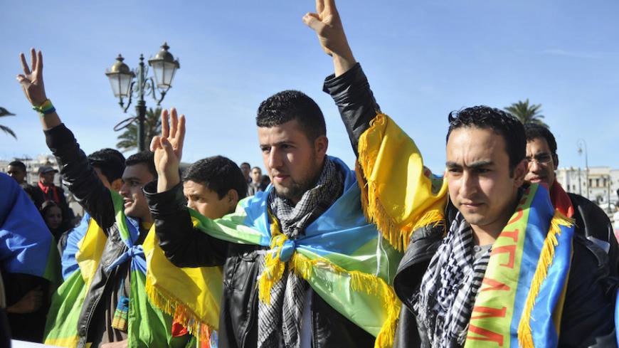 Moroccan Amazigh Berbers march during a protest calling for the release of political prisoners and demanding more rights, in Rabat February 3, 2013. REUTERS/Stringer (MOROCCO - Tags: POLITICS CIVIL UNREST SOCIETY) - RTR3DBGE