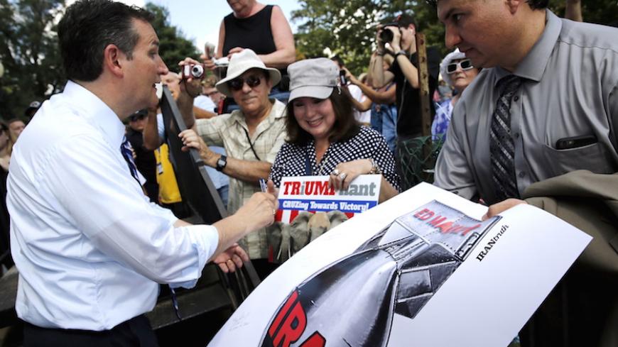 U.S. Republican presidential candidate Senator Ted Cruz (R-TX) (L) greets supporters after addressing a Tea Party rally against the Iran nuclear deal at the U.S. Capitol in Washington September 9, 2015. REUTERS/Jonathan Ernst - RTSDES