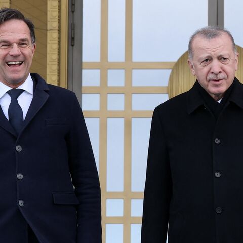Turkish President Recep Tayyip Erdogan (R) and Dutch Prime Minister Mark Rutte (L).