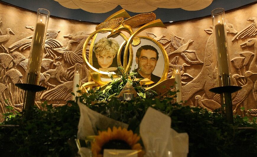 travel Al-Fayed commissioned 2 memorials to the couple, insisting they were going to be wed