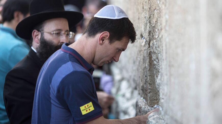 Messi at Wailing Wall in 2013