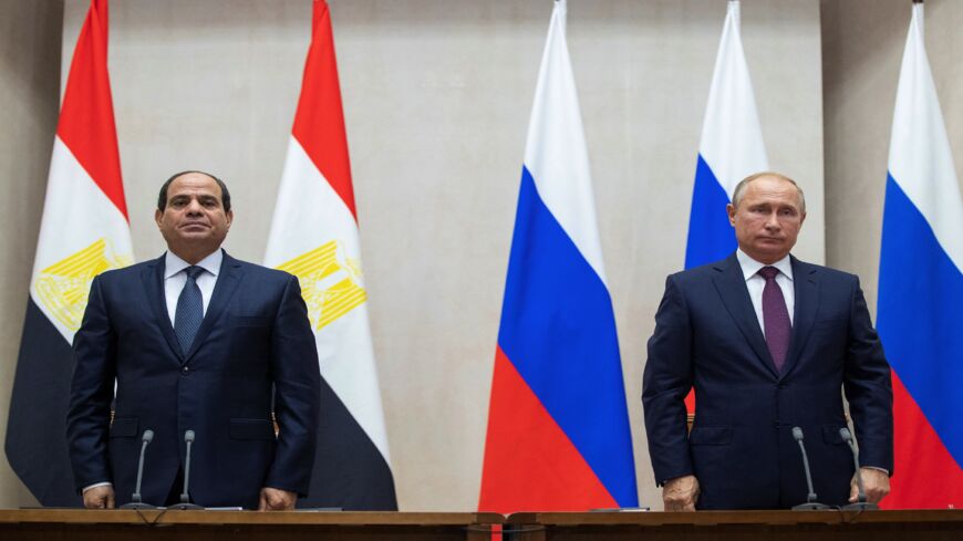 Russian President Vladimir Putin (R) and Egyptian President Abdel Fattah al-Sisi