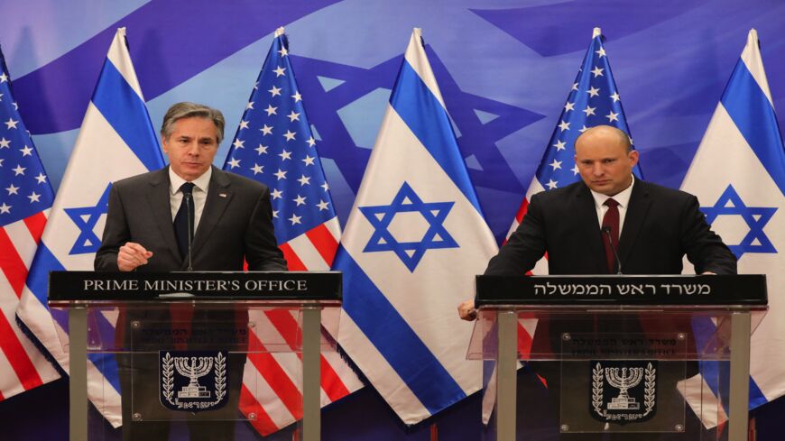 Israeli Prime Minister Naftali Bennett (R) and US Secretary of State Antony Blinken.