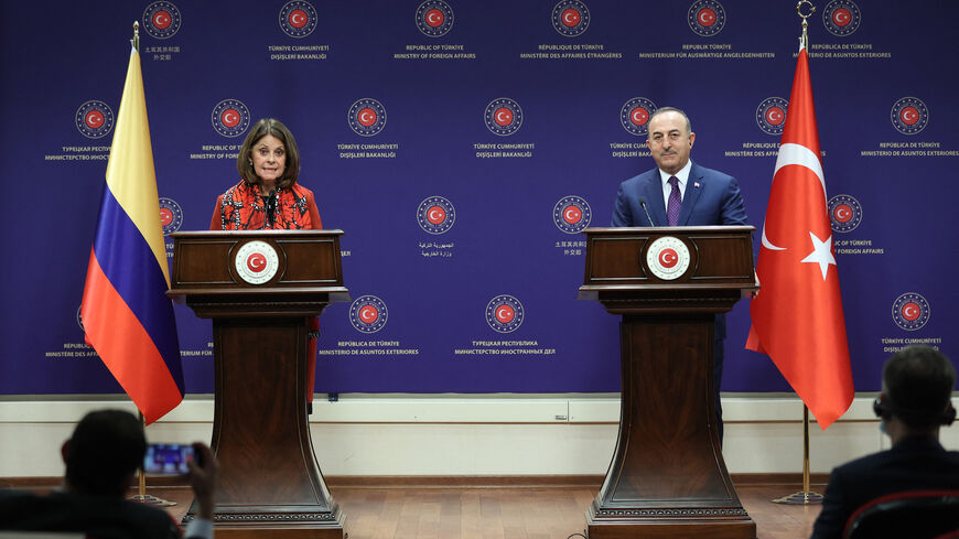 Turkish Foreign Minister Mevlut Cavusoglu (R) and Colombian Vice President and Foreign Minister Martha Lucia Ramirez.