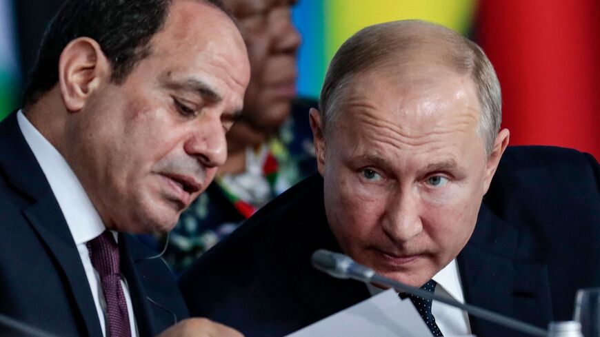 Egypt's President Abdel Fattah al-Sisi (L) and Russia's President Vladimir Putin (R).