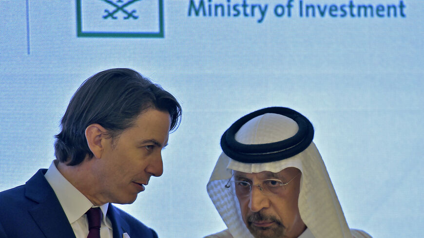 (L to R) Amos Hochstein, the US senior adviser for Energy Security, speaks with the Saudi Investment Minister Khalid al-Falih.