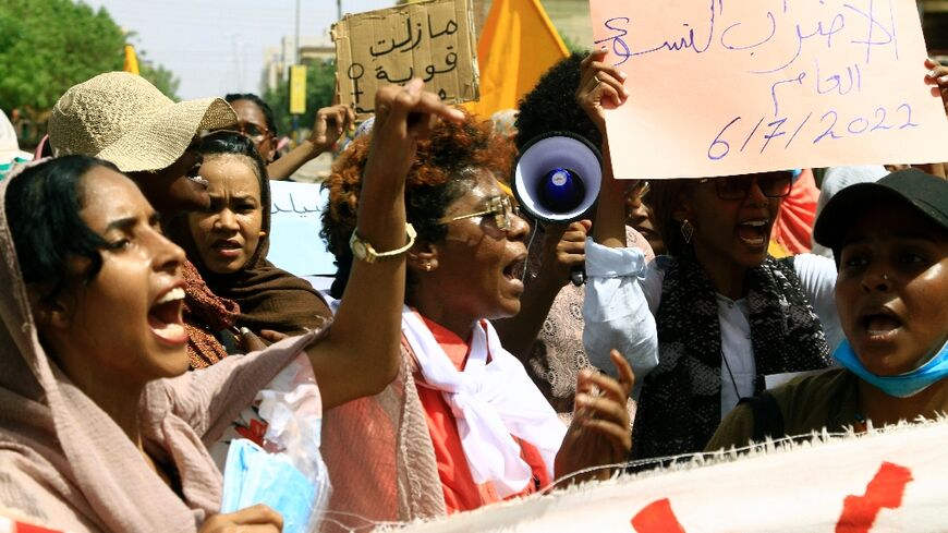 Sudanese women join the ongoing protests against military rule demanding that "the soldiers to the barracks"