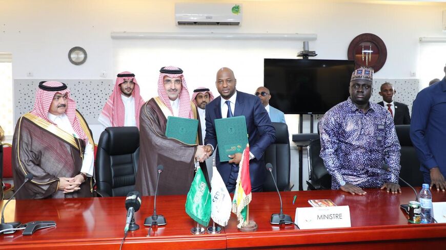 His Excellency Sultan Abdulrahman Al-Marshad, CEO of the Saudi Fund for Development, today signed a memorandum of understanding in Guinea Conakry with His Excellency Moussa Cissé.