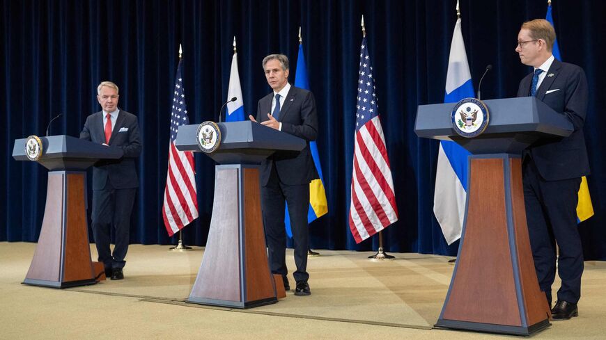 US Secretary of State Antony Blinken (C) holds a joint press conference with Finnish Foreign Minister Pekka Haavisto (L) and Swedish Foreign Minister Tobias Billstrom (R) following meetings at the State Department in Washington, DC, Dec. 8, 2022. 