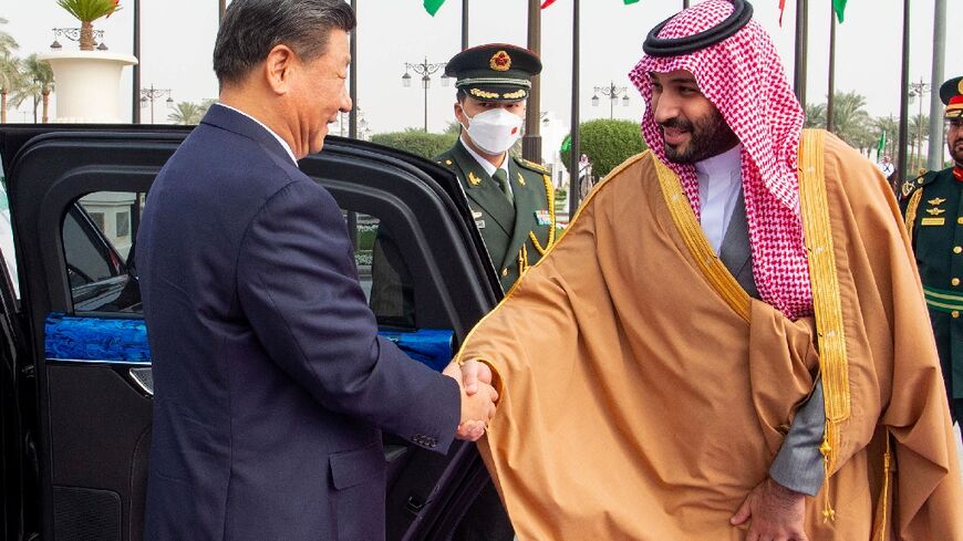 Saudi Crown Prince Mohammed bin Salman welcomes Chinese President Xi Jinping in Riyadh