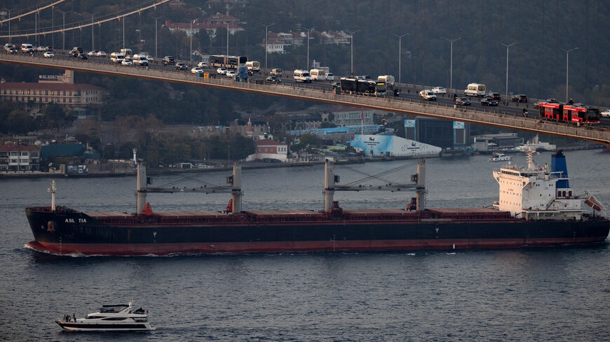 The Liberia-flagged bulk carrier Asl Tia en-route to China transits the Bosporus.