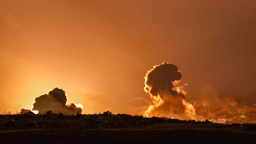 FILE PHOTO: Smoke rises in Gaza after Israeli airstrikes as seen from the Israeli side of the Israel-Gaza border, July 16, 2025. REUTERS/Amir Cohen/File Photo