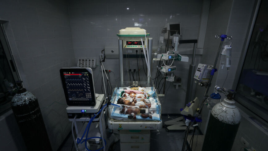Palestinian newborns share an incubator at Al-Helou hospital due to fuel crisis, according to medics, amid the Israeli military offensive, in Gaza City, July 10, 2025. REUTERS/Mahmoud Issa