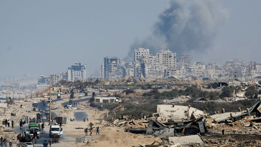 Smoke rises during an Israeli military operation in Gaza City, as seen from the central Gaza Strip September 29, 2025. REUTERS/Mahmoud Issa