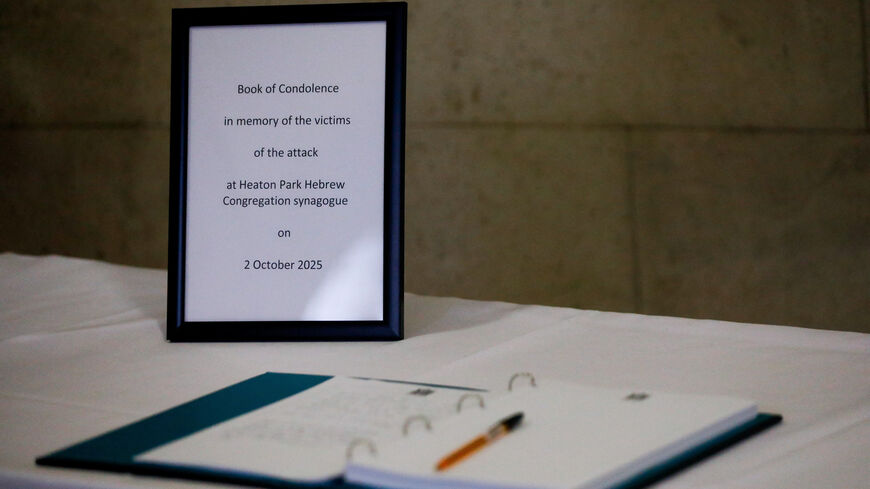 A book of condolence is displayed at the Manchester central library, following the Manchester synagogue attack, in Manchester, Britain, October 3, 2025. REUTERS/Temilade Adelaja