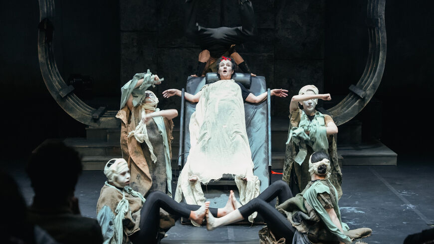 A scene from "Medea Material" when staged in Ankara (State Theaters File Photo)