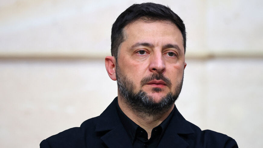Ukrainian President Volodymyr Zelenskiy attends a joint press conference with French President Emmanuel Macron (not seen) at the Elysee Palace in Paris, France, November 17, 2025. REUTERS/Sarah Meyssonnier/Pool