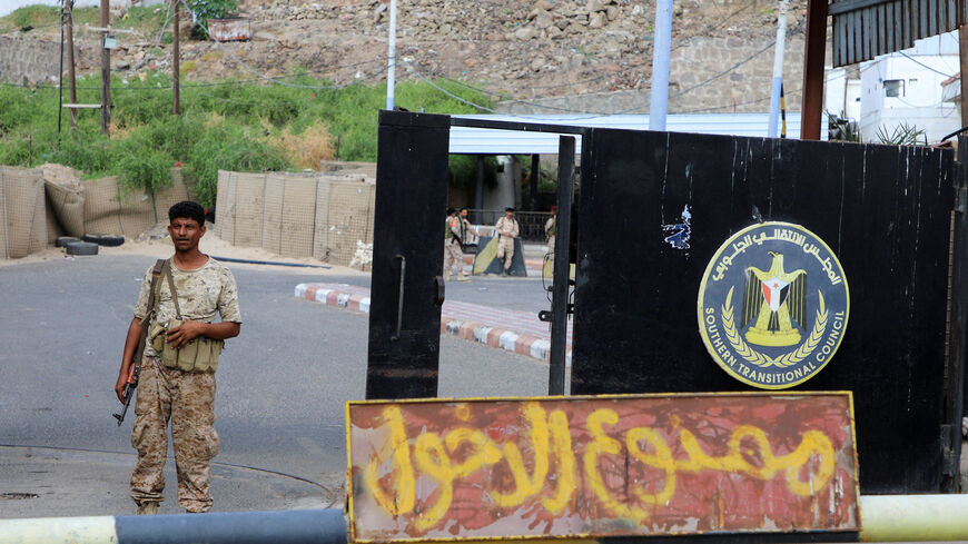 FILE PHOTO: A soldier stands guard outside the headquarters of the Southern Transitional Council in Aden, Yemen January 8, 2026. REUTERS/Fawaz Salman/File Photo