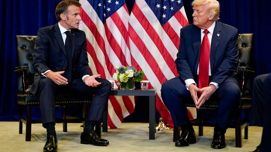 FILE PHOTO: U.S. President Donald Trump meets with French President Emmanuel Macron during the 80th United Nations General Assembly, in New York City, New York, U.S., September 23, 2025. REUTERS/Al Drago/File Photo