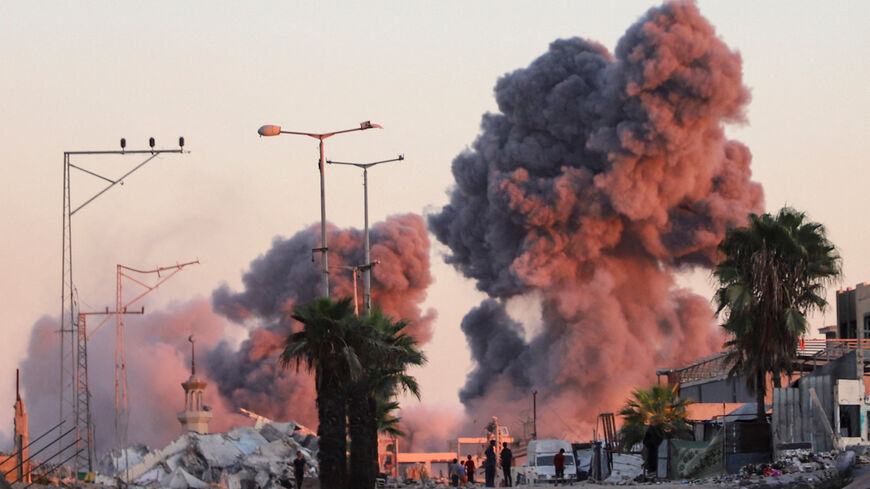 Smoke rises following an Israeli strike during a military operation in Gaza City, October 7, 2025. REUTERS/Ebrahim Hajjaj/File Photo