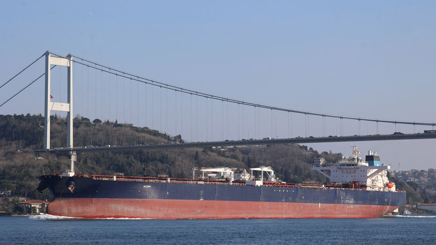 Altura, a Turkish-owned crude oil tanker, transits the Bosphorus in Istanbul, Turkey, March 16, 2026. REUTERS/Yoruk Isik/File Photo