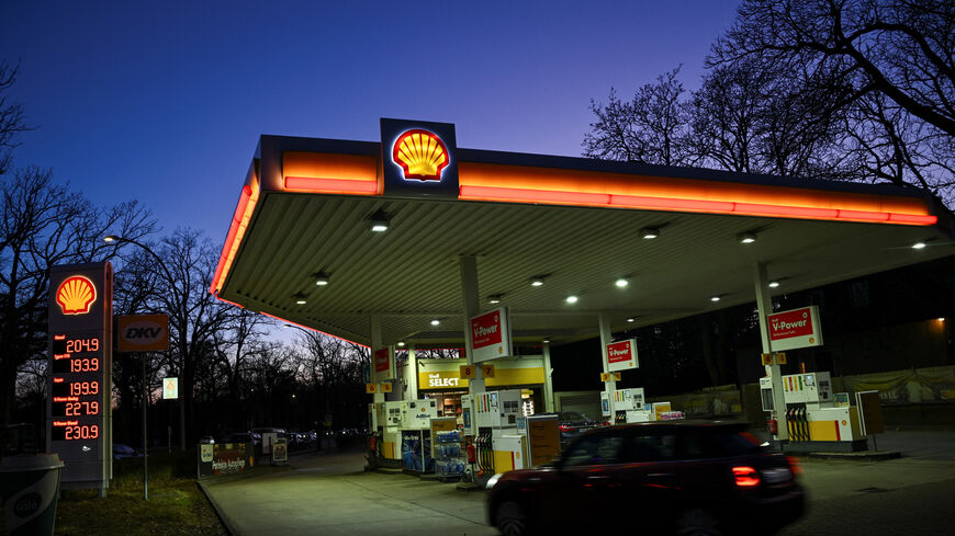 A car drives onto a gas station of the company Shell, amid the U.S.-Israeli conflict with Iran, in Berlin, Germany March 4, 2026. REUTERS/Annegret Hilse