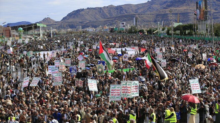 Houthis rally in Sanaa solidarity with Iran and Lebanon as the US-Israeli war with Iran rages