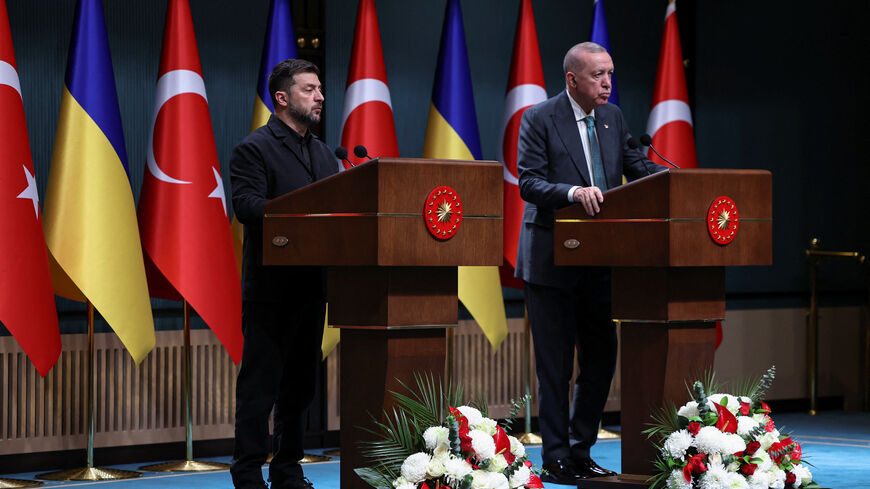 Ukrainian President Volodymyr Zelenskiy and Turkey's President Tayyip Erdogan attend a joint press conference in Ankara, Turkey, November 19, 2025. REUTERS/Umit Bektas