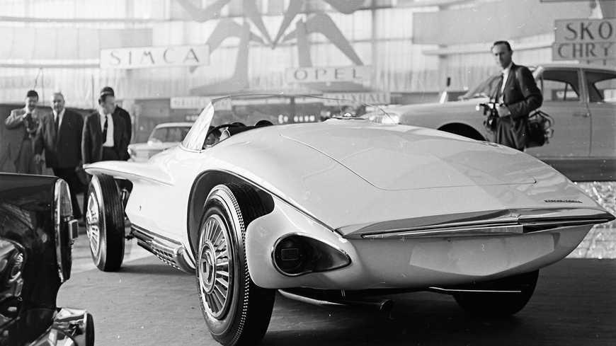 1965 Mercer-Cobra Roadster, Paris Motor Show. (Photo courtesy of National Museum of Qatar)
