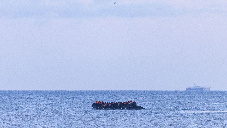 Britain and France have signed a new three-year deal on security operations to stop the crossings