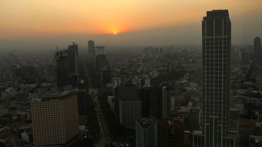 FILE PHOTO: A view of the skyline during a sunset along Reforma Avenue in Mexico City, Mexico, November 6, 2023. REUTERS/Jose Luis Gonzalez/File Photo