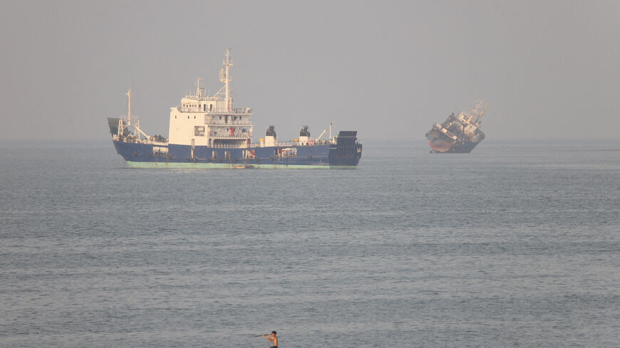 FILE PHOTO: Vessels in the Strait of Hormuz near the beach of Bandar Abbas, Iran, June 21, 2026. Amirhosein Khorgooi/ISNA/via WANA (West Asia News Agency)via REUTERS/File Photo