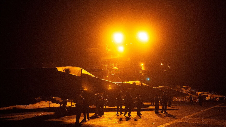 US aircraft carrier George Washington launches night air operations