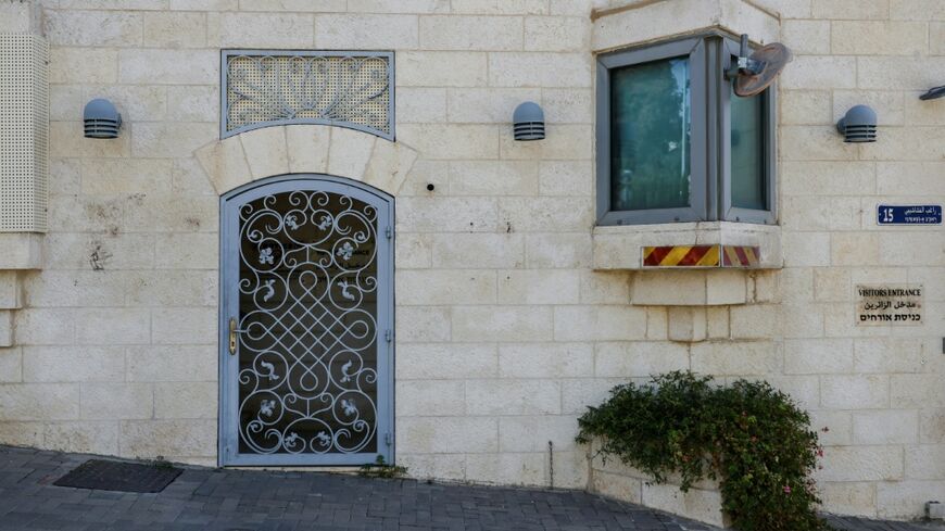 On September 8, Saar ordered the British consulate to close