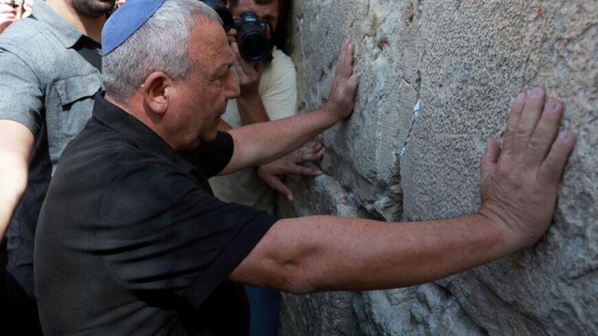 Former Israeli military chief Gadi Eisenkot visits the Western Wall, in Jerusalem's Old City