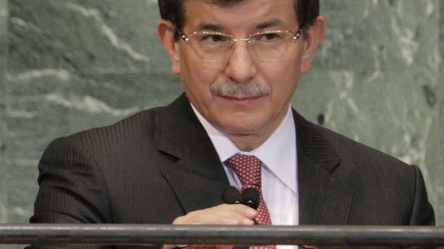 Turkish Foreign Minister Ahmet Davutoglu addresses the 67th United Nations General Assembly at the U.N. Headquarters in New York, September 28, 2012.  REUTERS/Brendan McDermid (UNITED STATES - Tags: POLITICS)