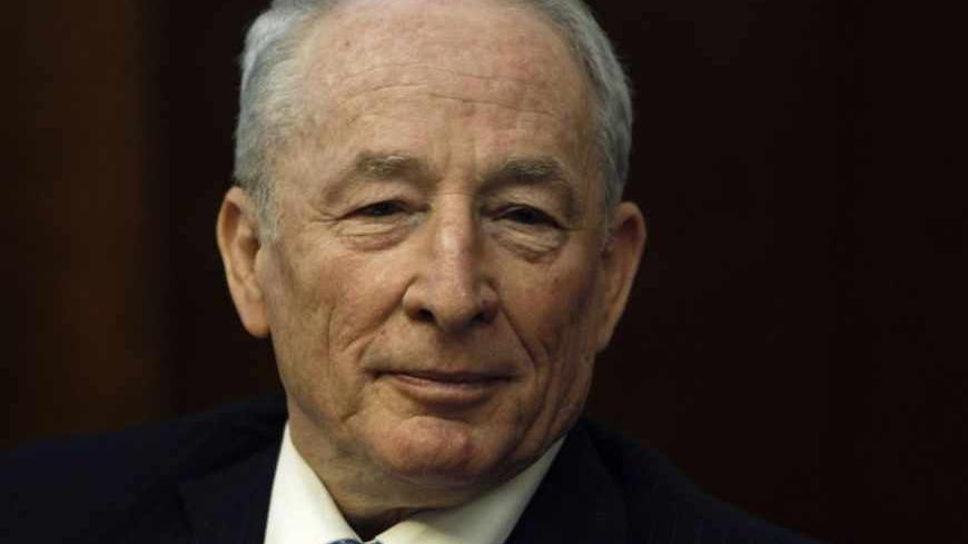 Israel's new Attorney-General Yehuda Weinstein attends the weekly cabinet meeting in Jerusalem February 14, 2010. REUTERS/Ronen Zvulun (JERUSALEM - Tags: POLITICS) - RTR2A8AD