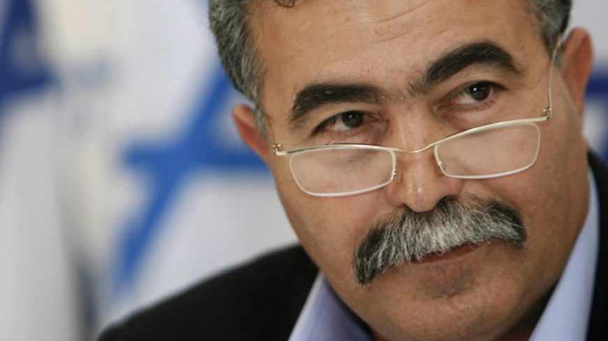 Israel's former defence minister Amir Peretz pauses during news conference in Tel Aviv, January 31, 2008, following the presentation of the Winograd Commission findings on Wednesday. Israeli newspapers forecast Prime Minister Ehud Olmert's survival on Thursday after a report criticised the army and his government's conduct during a 2006 war in Lebanon but offered him a political reprieve. REUTERS/Gil Cohen Magen (ISRAEL) - RTR1WI35