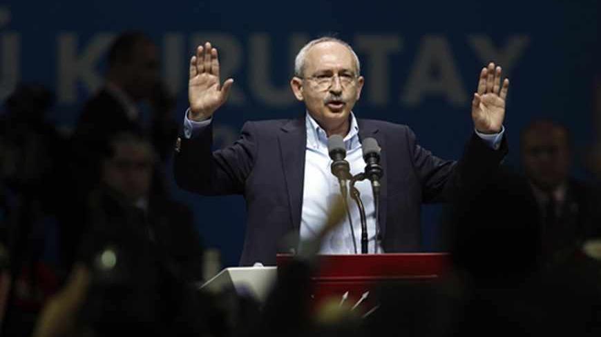 The Republican People's Party (CHP) leader Kemal Kilicdaroglu addresses his supporters during his party's congress in Ankara February 26, 2012. REUTERS/Umit Bektas (TURKEY - Tags: POLITICS) - RTR2YGY0