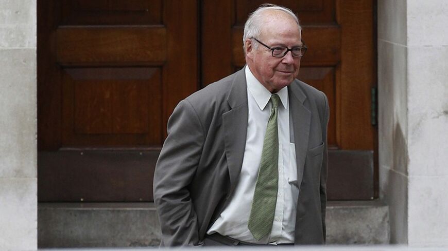 Former U.N. chief weapons inspector Hans Blix arrives to give evidence to the Iraq Inquiry at the Queen Elizabeth II Conference Centre, in London July 27, 2010. Blix is likely to heap further criticism on the U.S.-led invasion of Iraq at a British inquiry on Tuesday, adding weight to the negative appraisals given by other senior figures.  REUTERS/Stefan Wermuth (BRITAIN - Tags: CRIME LAW POLITICS CONFLICT) - RTR2GRQQ
