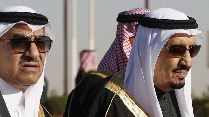 
Saudi Arabia's Deputy Crown Prince Mohammed bin Nayef (L) arrives with his uncle King Salman (R) to greet U.S. President Barack Obama at King Khalid International Airport in Riyadh, January 27, 2015. King Salman's appointment of his nephew Prince Mohammed bin Nayef, 55, as Deputy Crown Prince makes him 2nd in the line of succession and he becomes the first grandson of the kingdom's founding monarch to take an established place in the line of succession. Picture taken January 27, 2015. REUTERS/Jim Bourg (SA