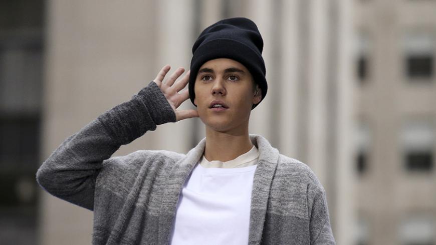 Singer Justin Bieber performs on NBC's 'Today' show in New York November 18, 2015. REUTERS/Brendan McDermid  - RTS7SU3