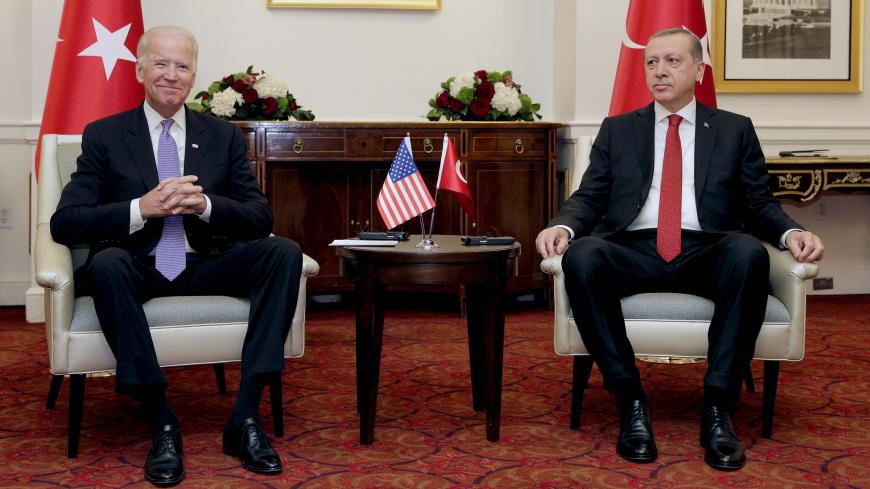 U.S. Vice President Joe Biden (L) attends a bilateral meeting with Turkish President Tayyip Erdogan in Washington March 31, 2016.      REUTERS/Joshua Roberts - RTSD01S
