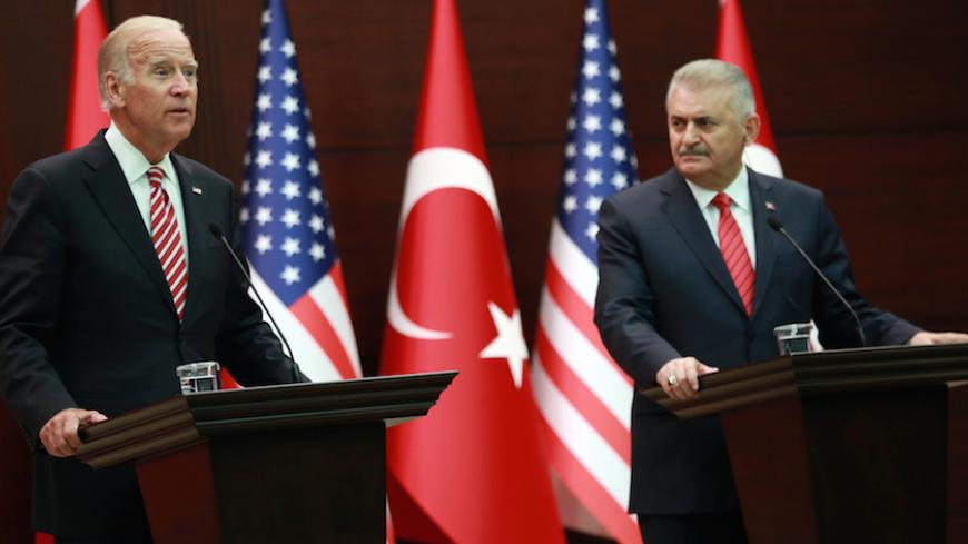 Turkish Prime Minister Binali Yildirim (R)and US Vice President Joe Biden (L) hold a joint press conference following their meeting on August 24, 2016 at the Cankaya Palace in Ankara.
US Vice President Joe Biden on August 24, 2016 said Washington had made clear that pro-Kurdish forces in Syria must not to cross west of the Euphrates River, a prospect alarming for Turkey. His comments come after Turkish troops launched an operation inside Syria to cleanse the key town of Jarabulus from Islamic State (IS) jih