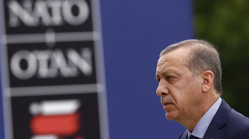 Turkey's President Tayyip Erdogan arrives for the NATO Summit in Warsaw, Poland July 9, 2016.    REUTERS/Kacper Pempel - RTSH1FO