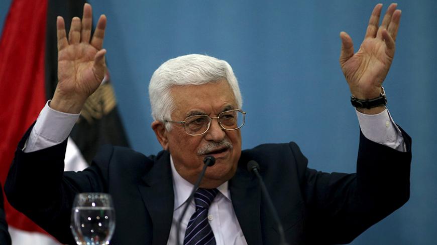 Palestinian President Mahmoud Abbas gestures as he speaks to the media in the West Bank city of Ramallah January 23, 2016. REUTERS/Mohamad Torokman/File Photo - RTSQJL8
