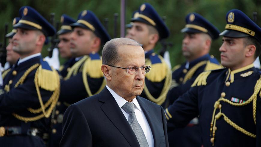 Newly elected Lebanese President Michel Aoun reviews the honour guards upon arrival to the presidential palace in Baabda, near Beirut, Lebanon October 31, 2016. REUTERS/Aziz Taher - RTX2R7BA